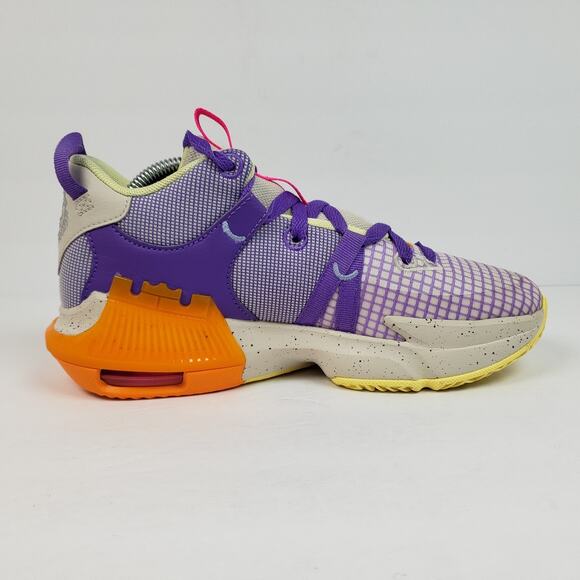 Nike LeBron Witness 7 Boys Size 4.5Y Action Grape Purple Basketball Sneaker Shoe - Picture 4 of 11